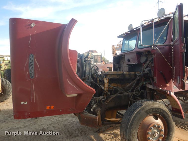 image for item HU9446 1987 Freightliner FLC12064 semi truck