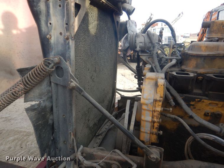 image for item HU9446 1987 Freightliner FLC12064 semi truck