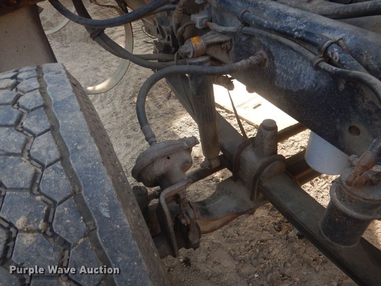 image for item HU9446 1987 Freightliner FLC12064 semi truck