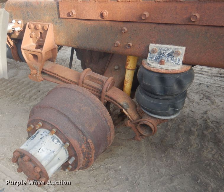 image for item HU9446 1987 Freightliner FLC12064 semi truck