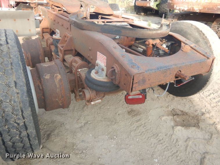 image for item HU9446 1987 Freightliner FLC12064 semi truck