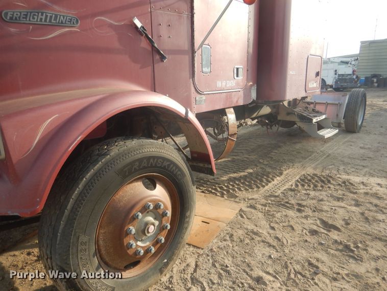 image for item HU9446 1987 Freightliner FLC12064 semi truck