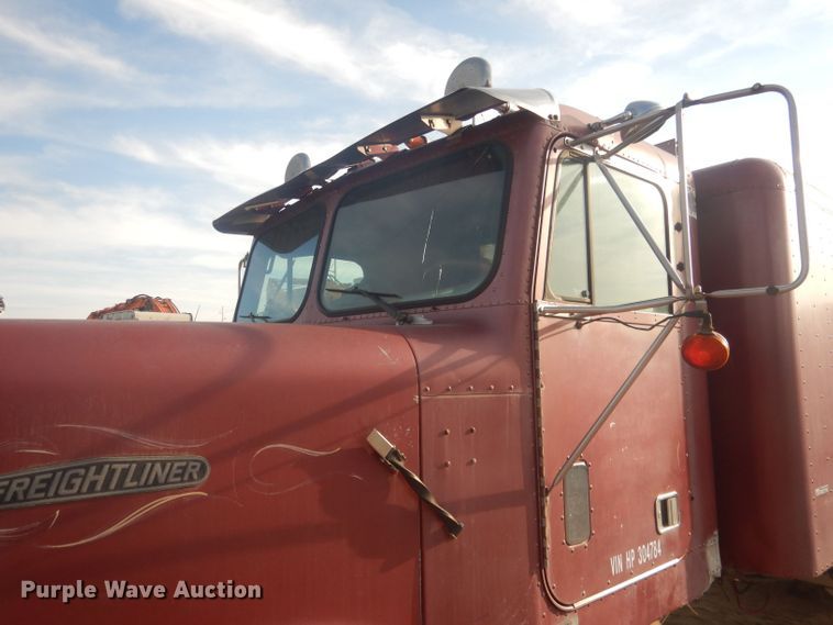 image for item HU9446 1987 Freightliner FLC12064 semi truck