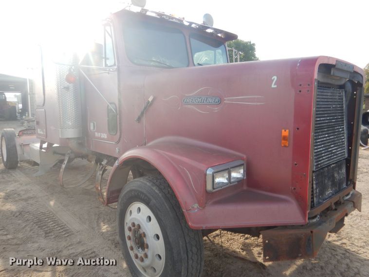 image for item HU9446 1987 Freightliner FLC12064 semi truck