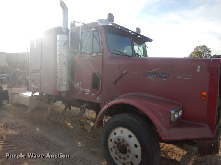 image for item HU9446 1987 Freightliner FLC12064 semi truck