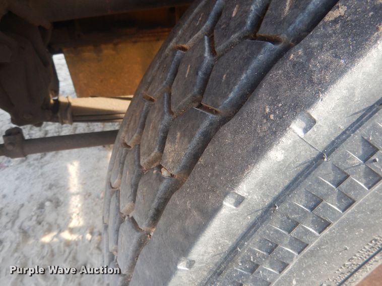 image for item HU9446 1987 Freightliner FLC12064 semi truck