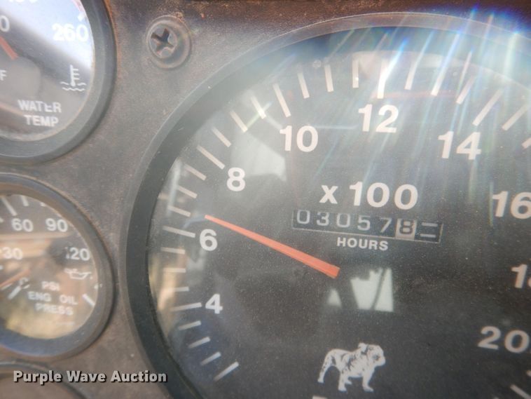 image for item HU9448 1993 Mack CH613 semi truck