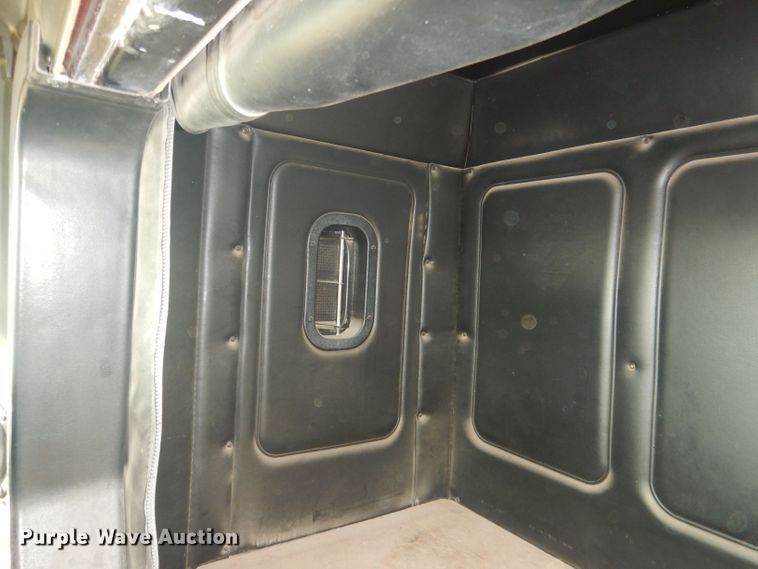 image for item HU9448 1993 Mack CH613 semi truck