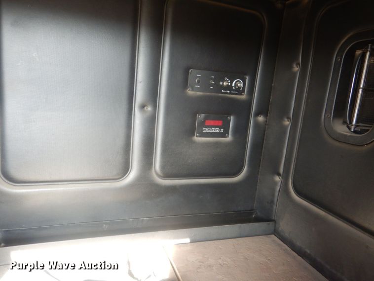 image for item HU9448 1993 Mack CH613 semi truck