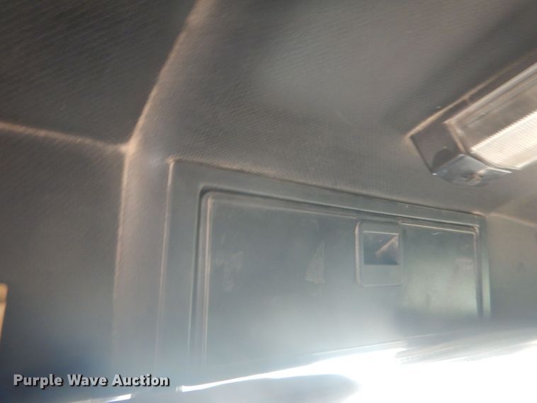 image for item HU9448 1993 Mack CH613 semi truck