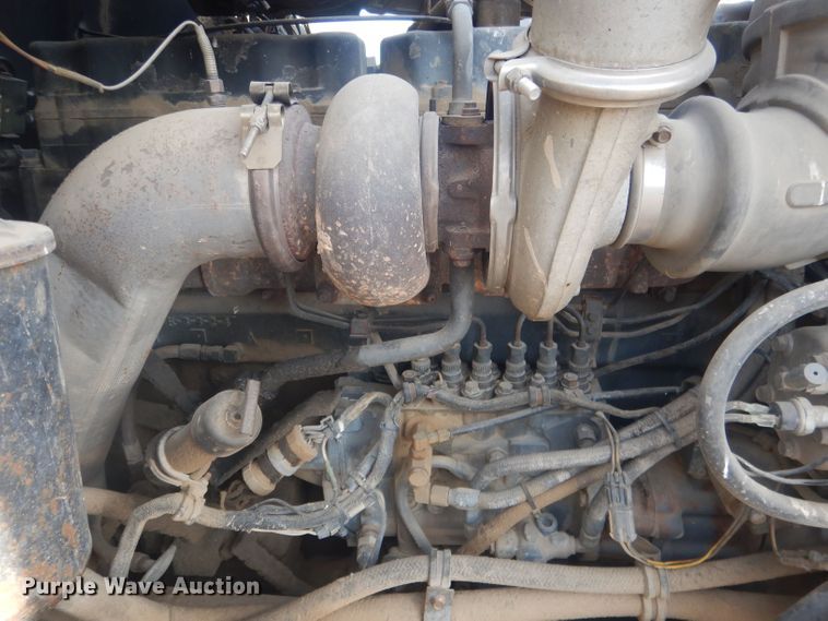 image for item HU9448 1993 Mack CH613 semi truck