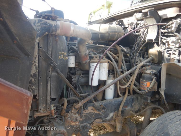 image for item HU9448 1993 Mack CH613 semi truck