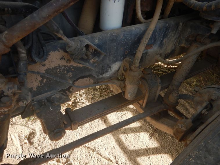 image for item HU9448 1993 Mack CH613 semi truck