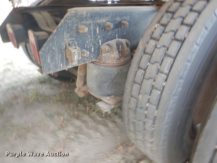 image for item HU9448 1993 Mack CH613 semi truck