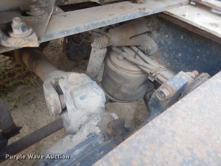 image for item HU9448 1993 Mack CH613 semi truck