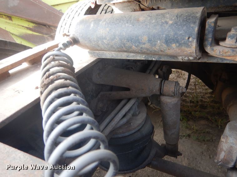 image for item HU9448 1993 Mack CH613 semi truck