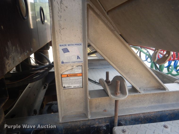 image for item HU9448 1993 Mack CH613 semi truck