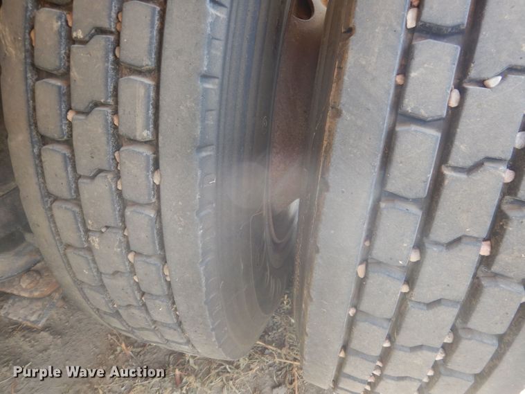 image for item HU9448 1993 Mack CH613 semi truck