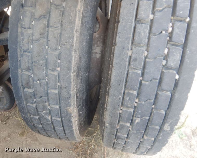 image for item HU9448 1993 Mack CH613 semi truck