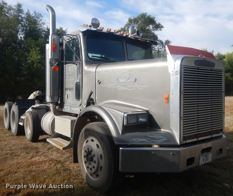 image for item HU9449 1988 Freightliner  semi truck