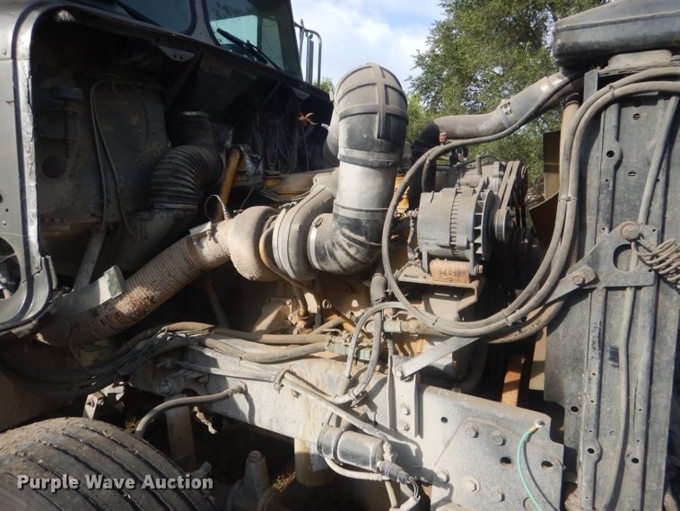 image for item HU9449 1988 Freightliner  semi truck