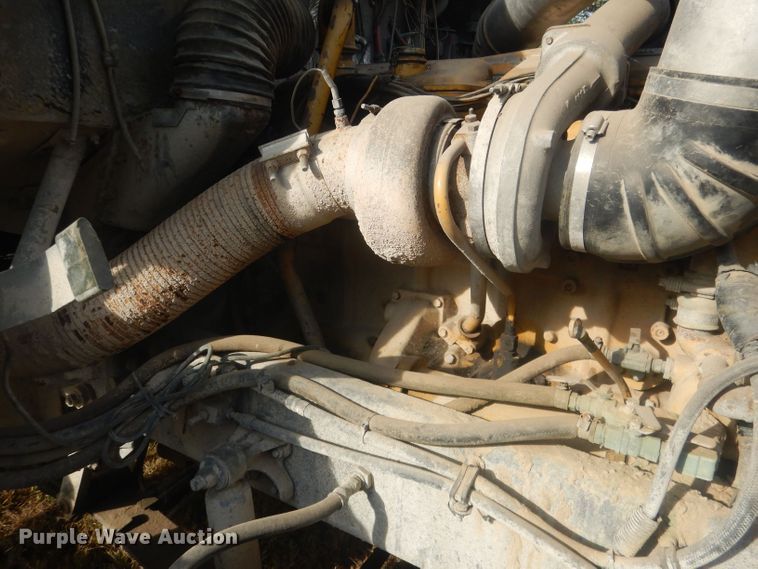 image for item HU9449 1988 Freightliner  semi truck