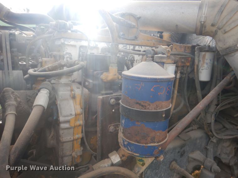 image for item HU9449 1988 Freightliner  semi truck