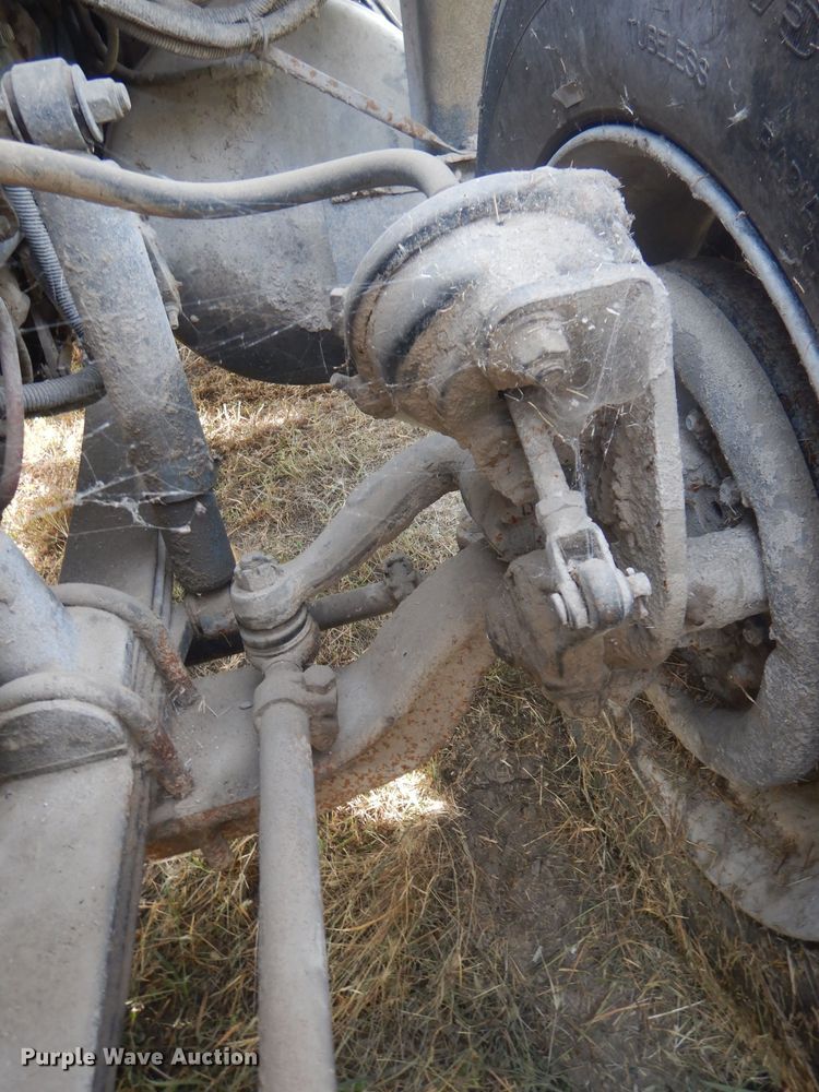 image for item HU9449 1988 Freightliner  semi truck