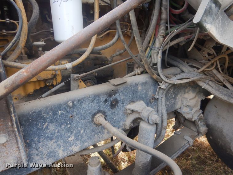 image for item HU9449 1988 Freightliner  semi truck