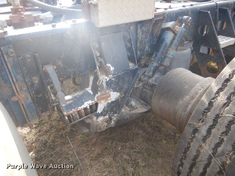 image for item HU9449 1988 Freightliner  semi truck