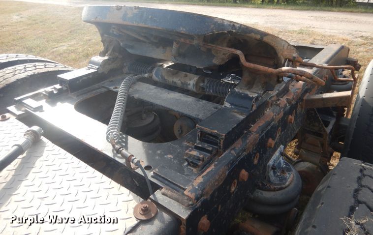 image for item HU9449 1988 Freightliner  semi truck