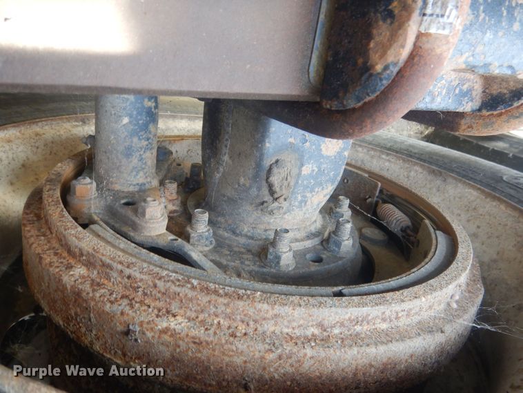 image for item HU9449 1988 Freightliner  semi truck