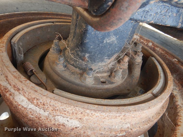 image for item HU9449 1988 Freightliner  semi truck