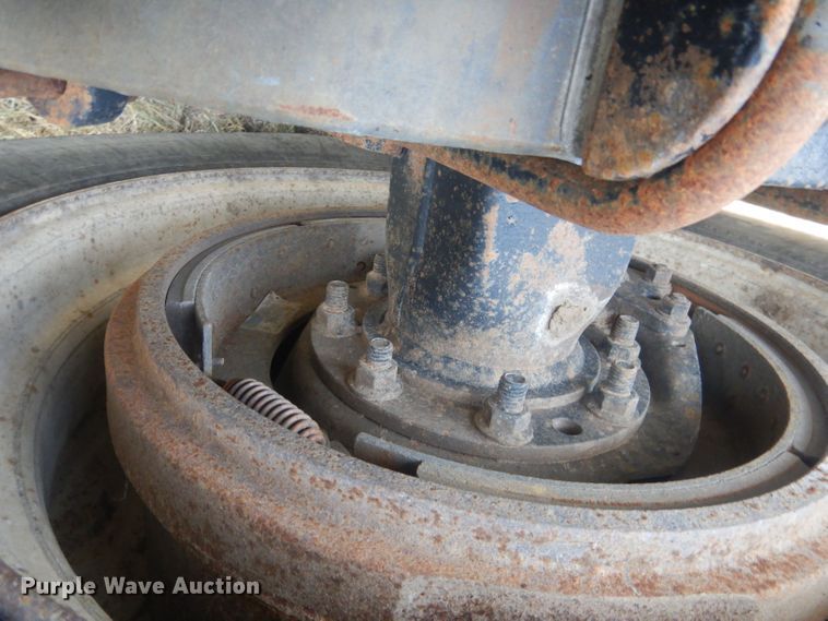 image for item HU9449 1988 Freightliner  semi truck