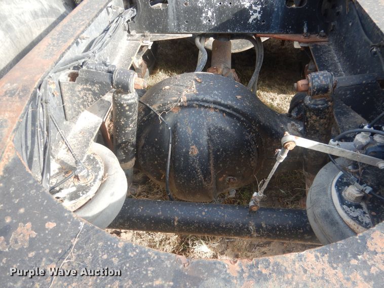 image for item HU9449 1988 Freightliner  semi truck