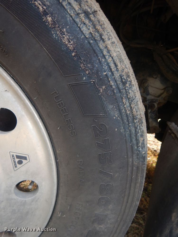 image for item HU9449 1988 Freightliner  semi truck