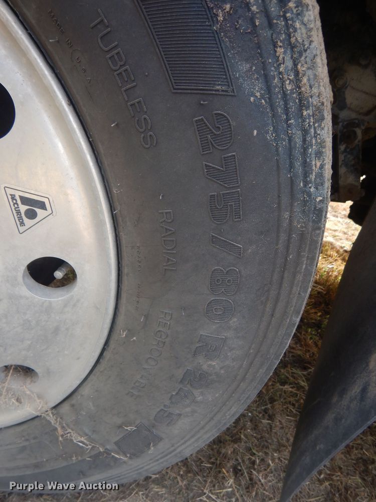 image for item HU9449 1988 Freightliner  semi truck