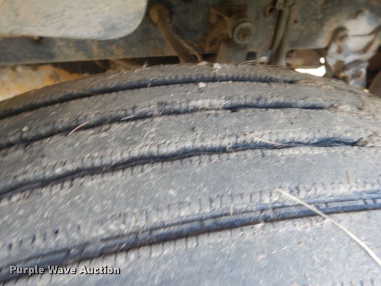 image for item HU9449 1988 Freightliner  semi truck