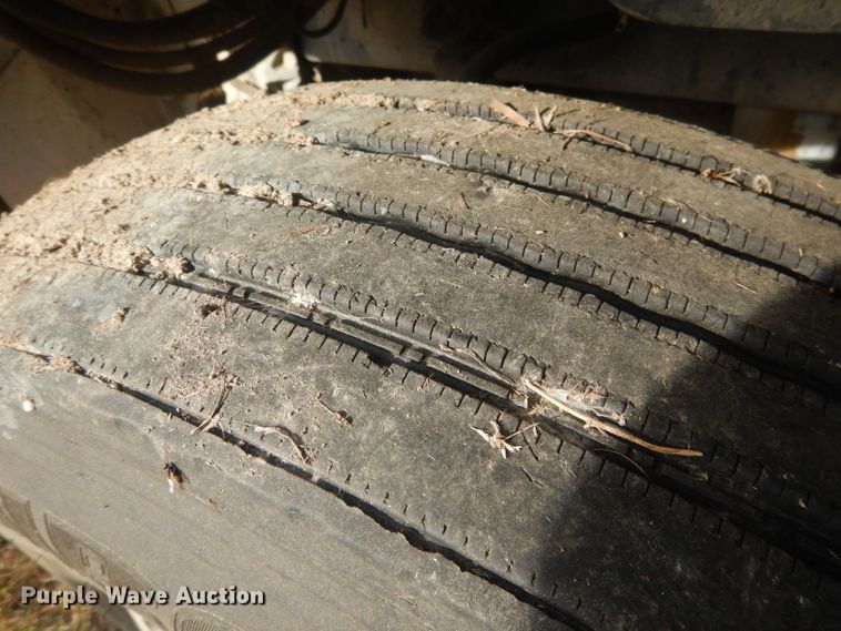 image for item HU9449 1988 Freightliner  semi truck