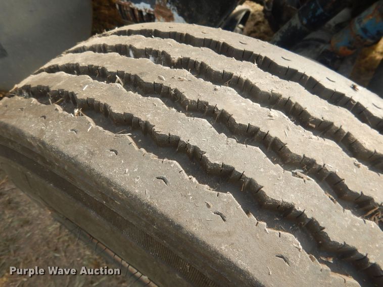 image for item HU9449 1988 Freightliner  semi truck