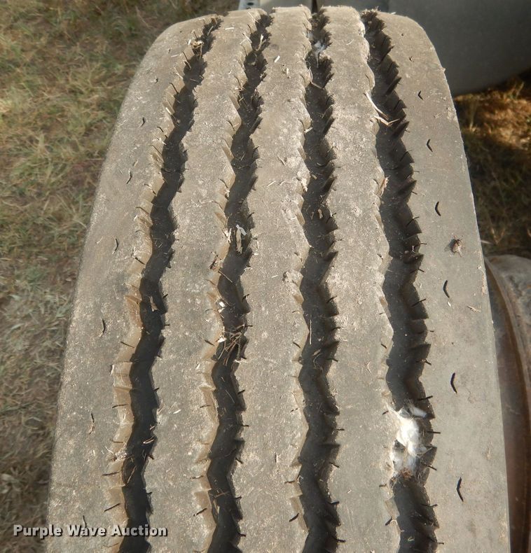 image for item HU9449 1988 Freightliner  semi truck