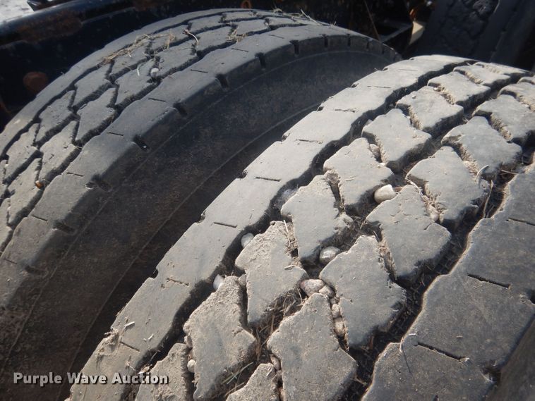 image for item HU9449 1988 Freightliner  semi truck