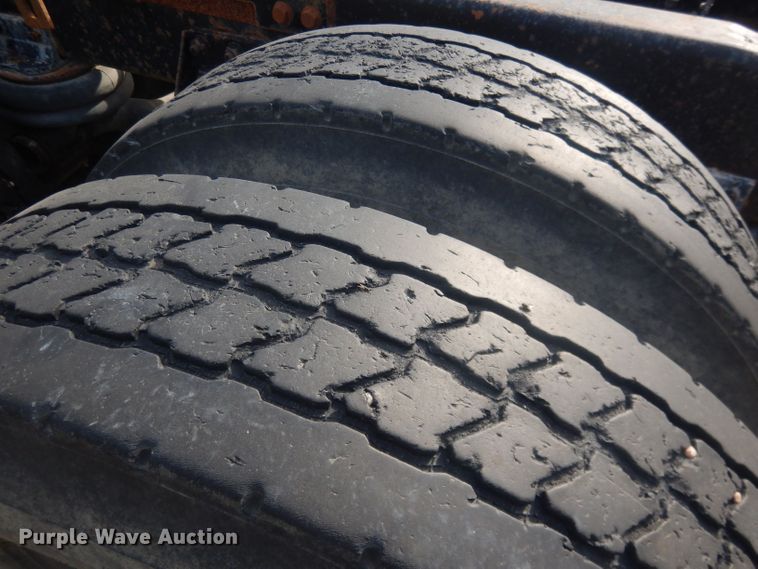 image for item HU9449 1988 Freightliner  semi truck