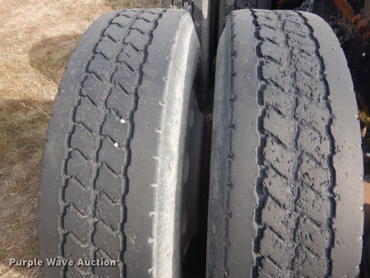 image for item HU9449 1988 Freightliner  semi truck