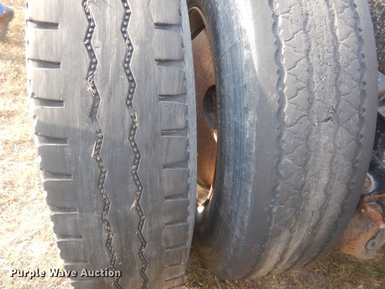 image for item HU9449 1988 Freightliner  semi truck