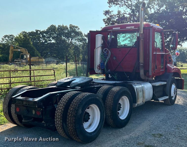 image for item IA9115 2012 Mack CXU613  semi truck