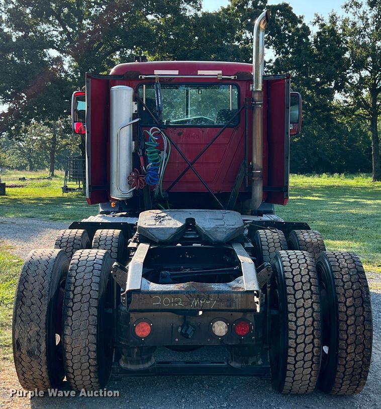 image for item IA9115 2012 Mack CXU613  semi truck