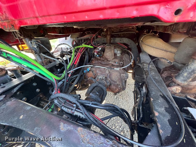 image for item IA9115 2012 Mack CXU613  semi truck