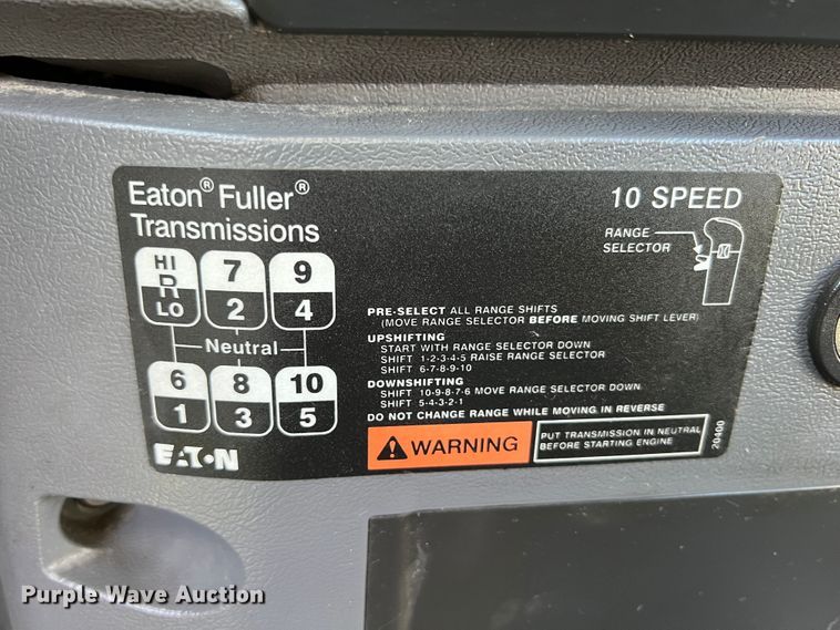 image for item IA9115 2012 Mack CXU613  semi truck