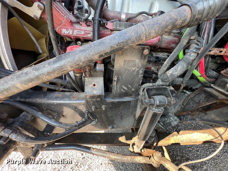 image for item IA9115 2012 Mack CXU613  semi truck